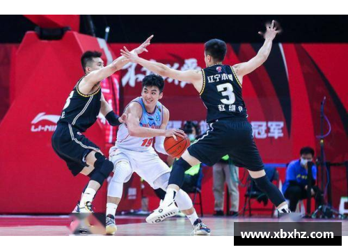 杨鸣：从篮球场上的全能球员到教练生涯的关键转型之路